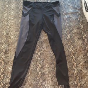 Akrovita black and grey leggings size large